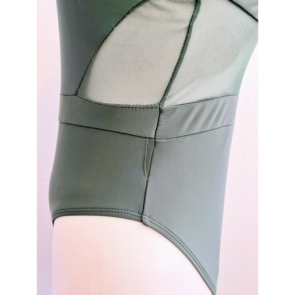 EUC Tinibikini Women’s Olive Green One Piece Swimsuit Mesh Panels Medium 1 Flaw - Picture 11 of 11